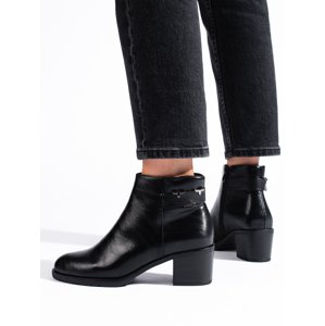 Výborné černé dámské  kotníčkové boty na plochém podpatku